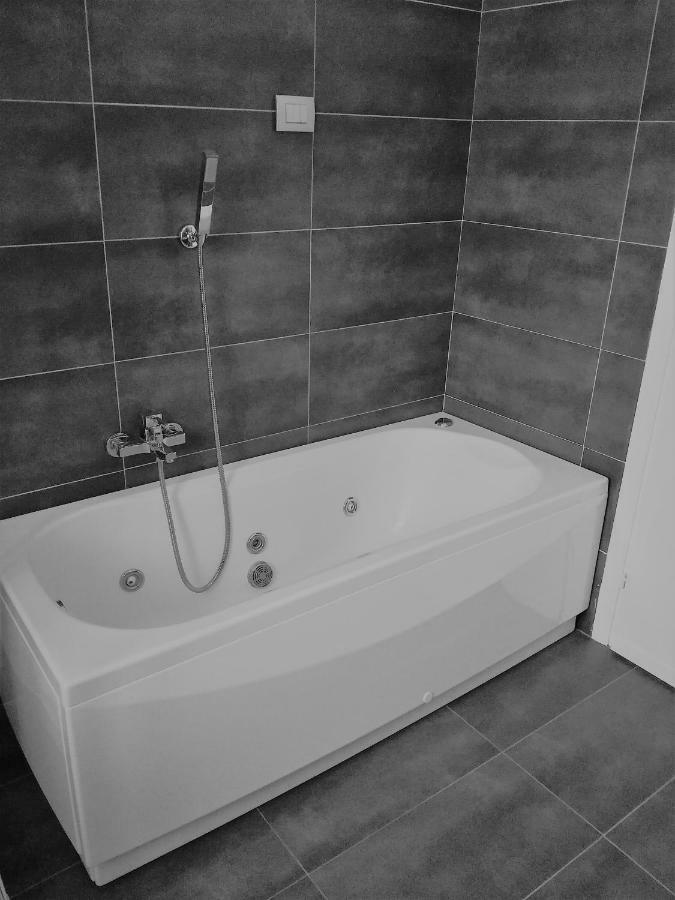 Casale Cadeloro Apartment Nebbiuno Ngoại thất bức ảnh